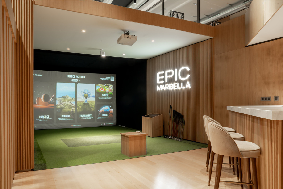 4 Bed Apartment for sale in The Golden Mile Costa Del Sol, Málaga, Spain