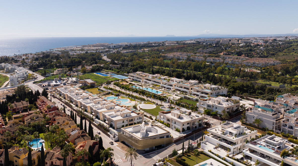 4 Bed Apartment for sale in The Golden Mile Costa Del Sol, Málaga, Spain