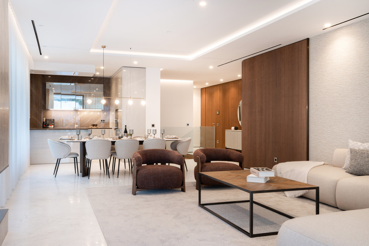 4 Bed Apartment for sale in The Golden Mile Costa Del Sol, Málaga, Spain