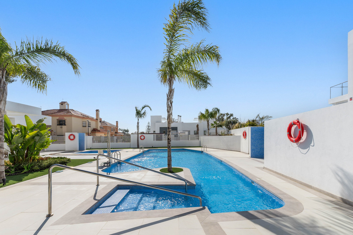Se vende Pareada de 3 dormitorios en Costa Del Sol, Málaga, España