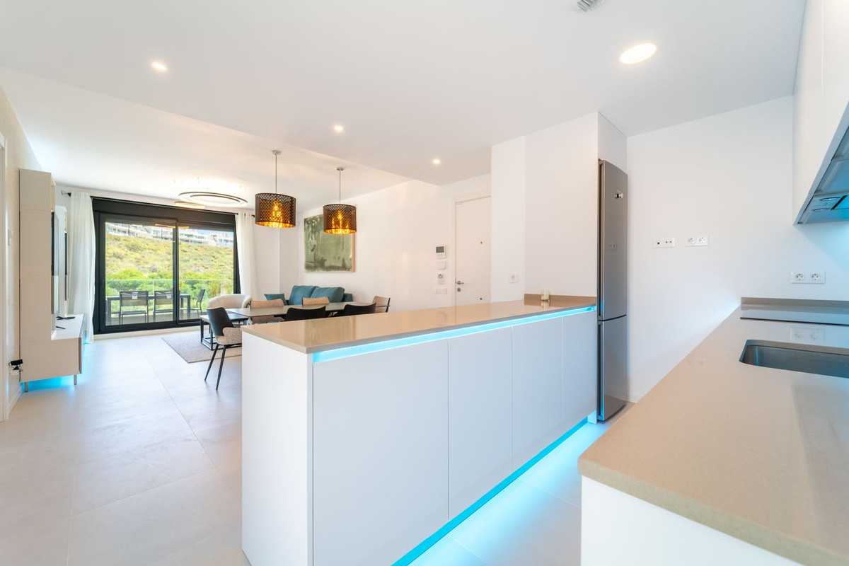 3 Bed Apartment for sale in Fuengirola Costa Del Sol, Málaga, Spain