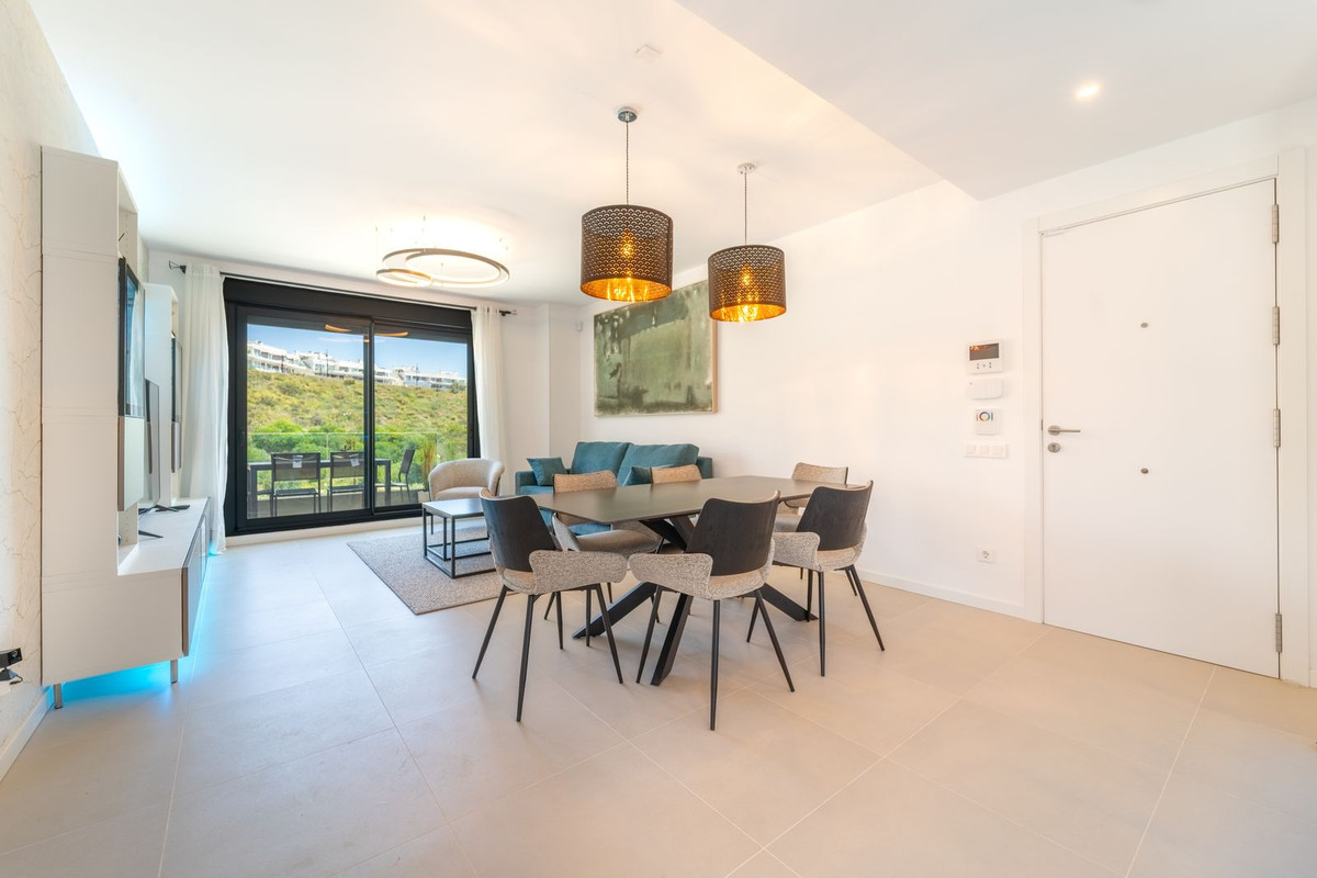 3 Bed Apartment for sale in Fuengirola Costa Del Sol, Málaga, Spain