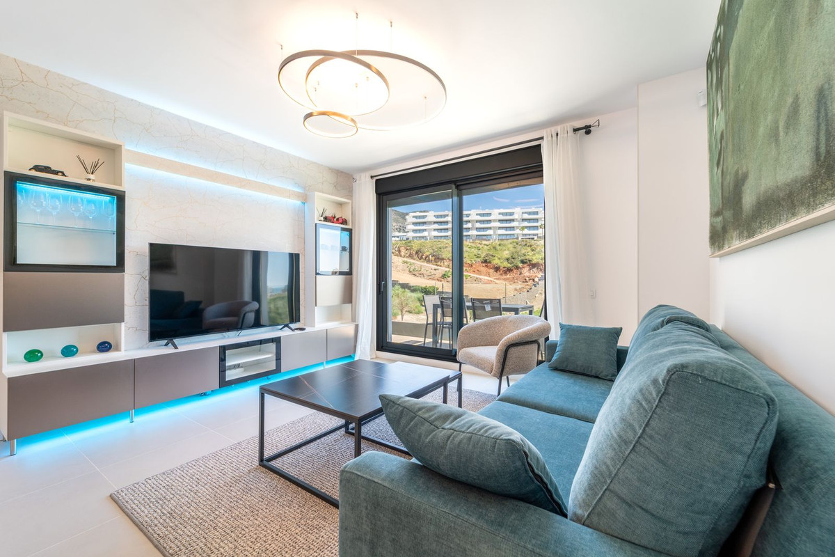 3 Bed Apartment for sale in Fuengirola Costa Del Sol, Málaga, Spain