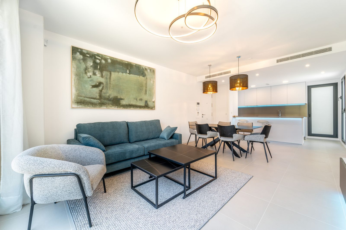 3 Bed Apartment for sale in Fuengirola Costa Del Sol, Málaga, Spain