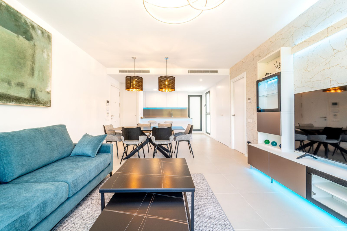 3 Bed Apartment for sale in Fuengirola Costa Del Sol, Málaga, Spain