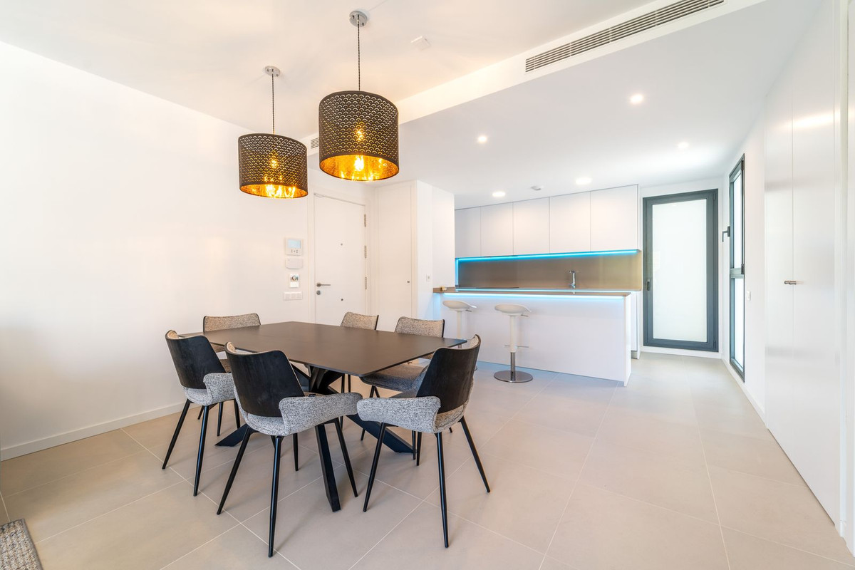 3 Bed Apartment for sale in Fuengirola Costa Del Sol, Málaga, Spain
