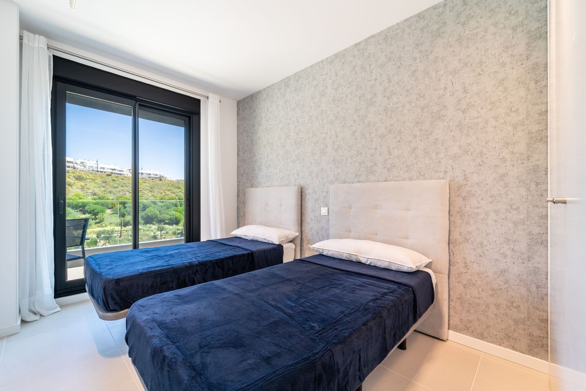 3 Bed Apartment for sale in Fuengirola Costa Del Sol, Málaga, Spain