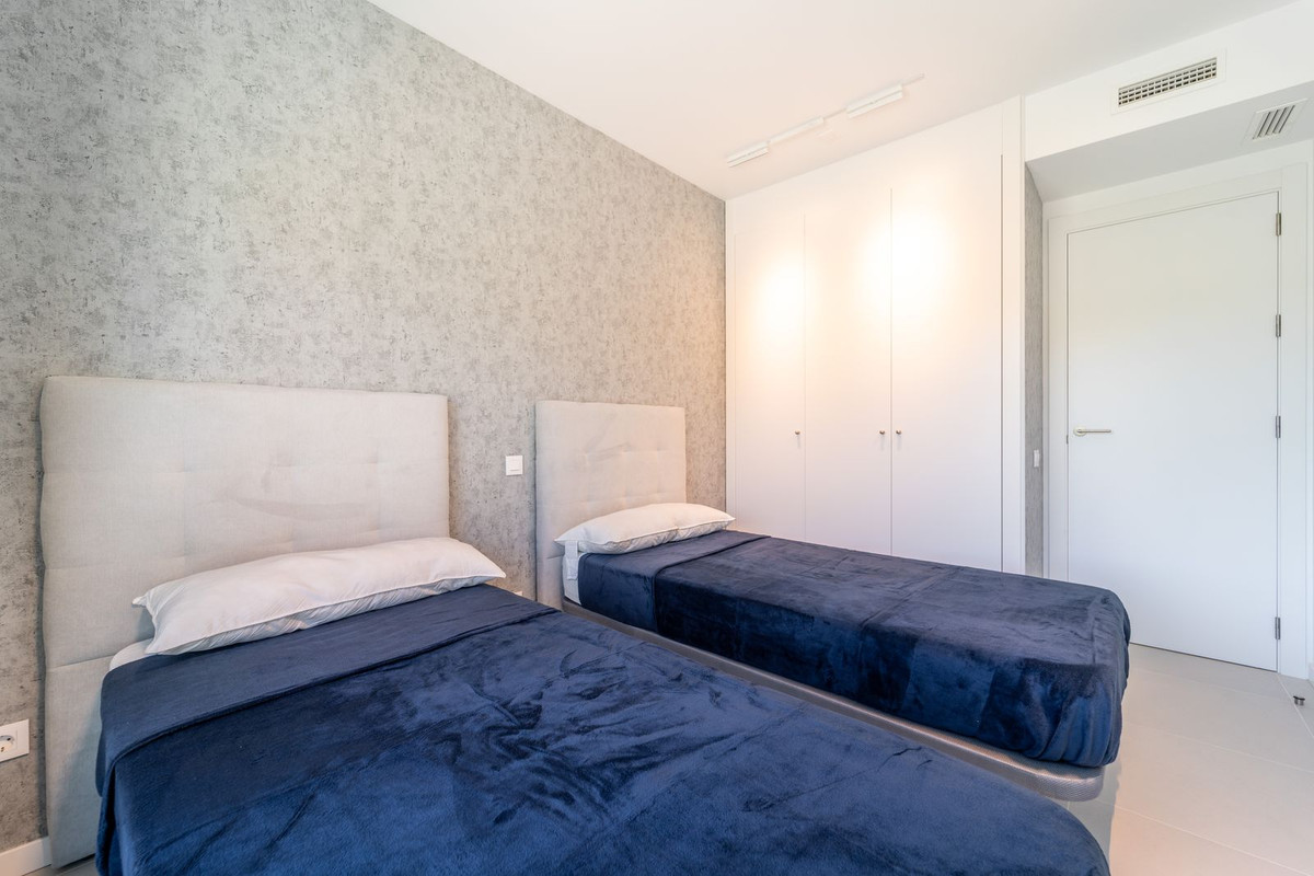 3 Bed Apartment for sale in Fuengirola Costa Del Sol, Málaga, Spain