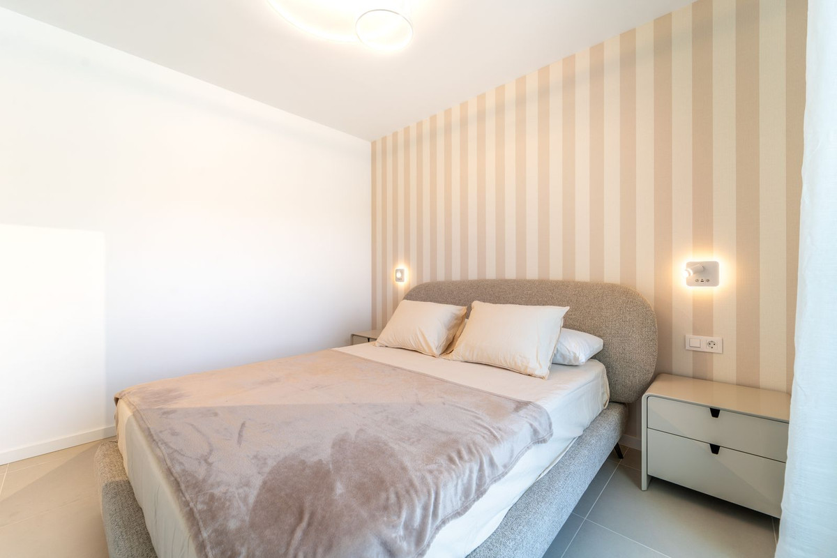 3 Bed Apartment for sale in Fuengirola Costa Del Sol, Málaga, Spain