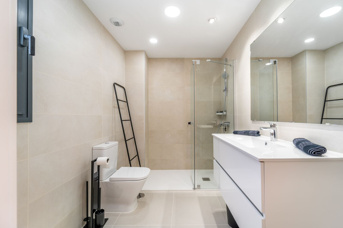 3 Bed Apartment for sale in Fuengirola Costa Del Sol, Málaga, Spain