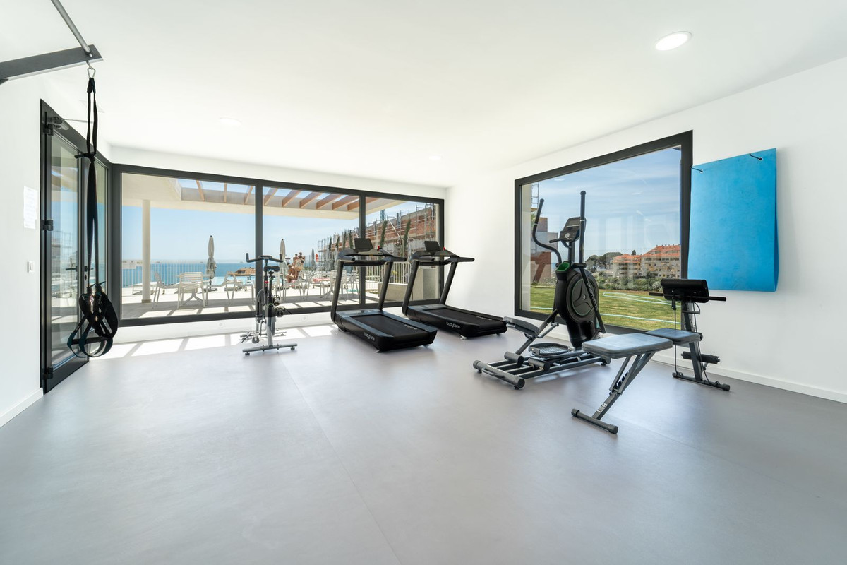 3 Bed Apartment for sale in Fuengirola Costa Del Sol, Málaga, Spain