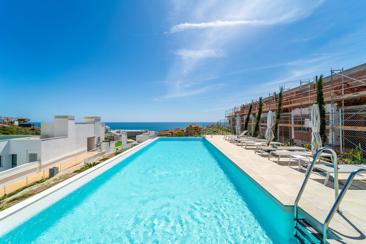 3 Bed Apartment for sale in Fuengirola Costa Del Sol, Málaga, Spain
