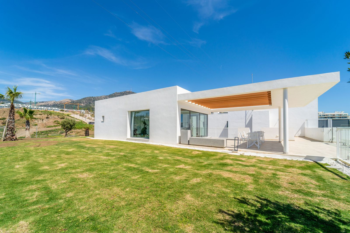 3 Bed Apartment for sale in Fuengirola Costa Del Sol, Málaga, Spain