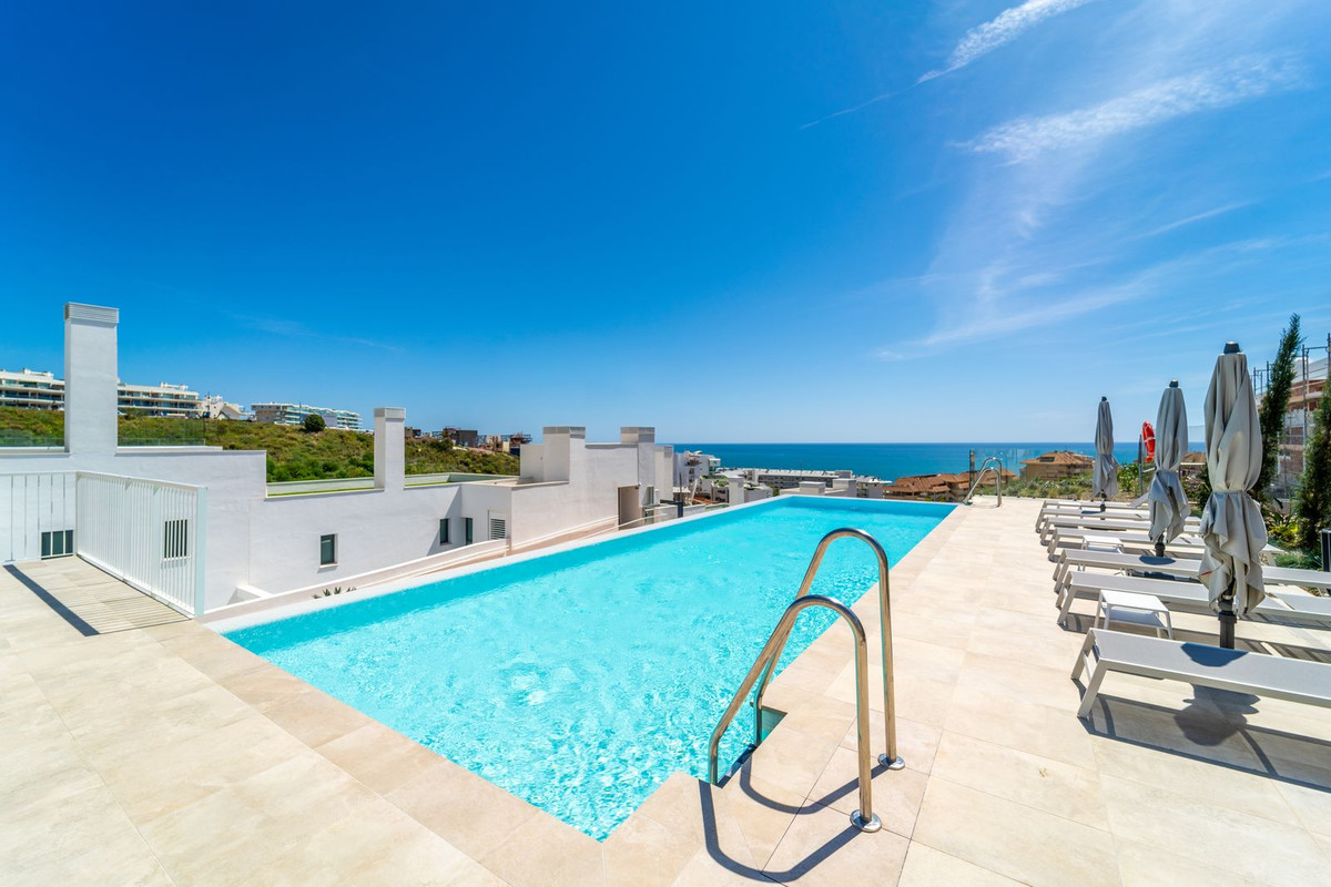 3 Bed Apartment for sale in Fuengirola Costa Del Sol, Málaga, Spain