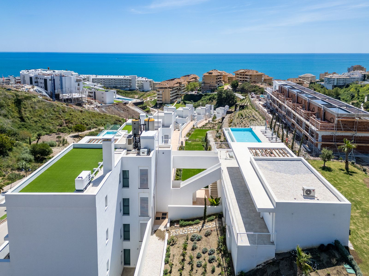 3 Bed Apartment for sale in Fuengirola Costa Del Sol, Málaga, Spain