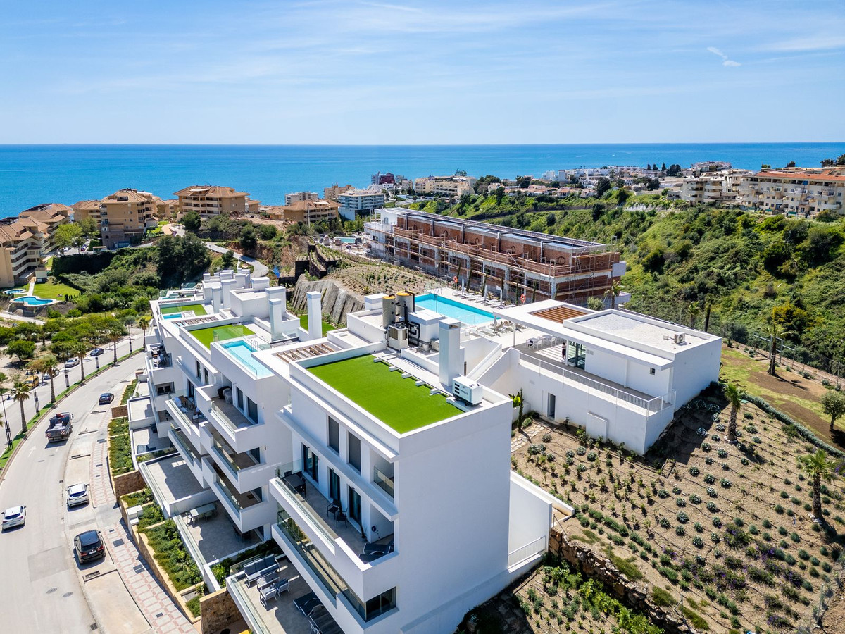 3 Bed Apartment for sale in Fuengirola Costa Del Sol, Málaga, Spain