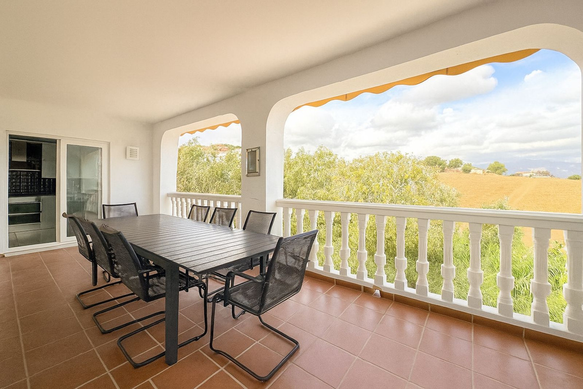 4 Bed Townhouse for sale in Cerros Del Aguila Costa Del Sol, Málaga, Spain