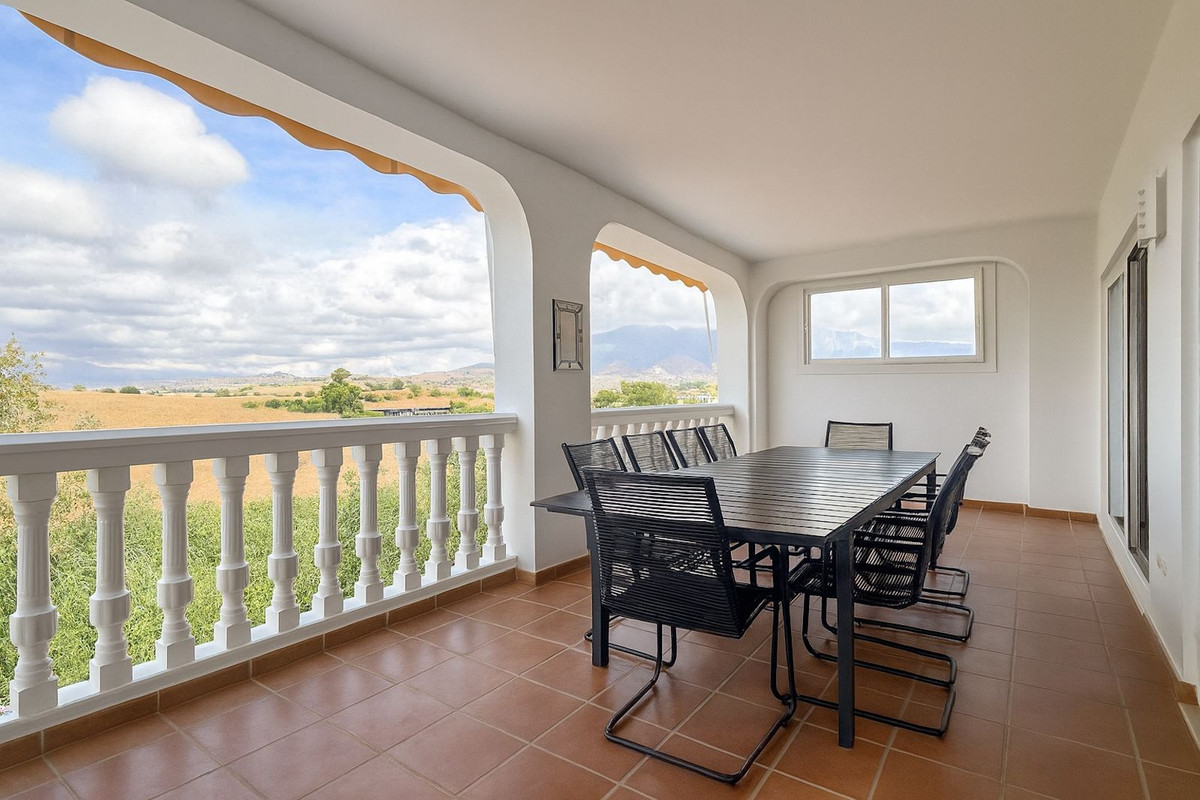 4 Bed Townhouse for sale in Cerros Del Aguila Costa Del Sol, Málaga, Spain
