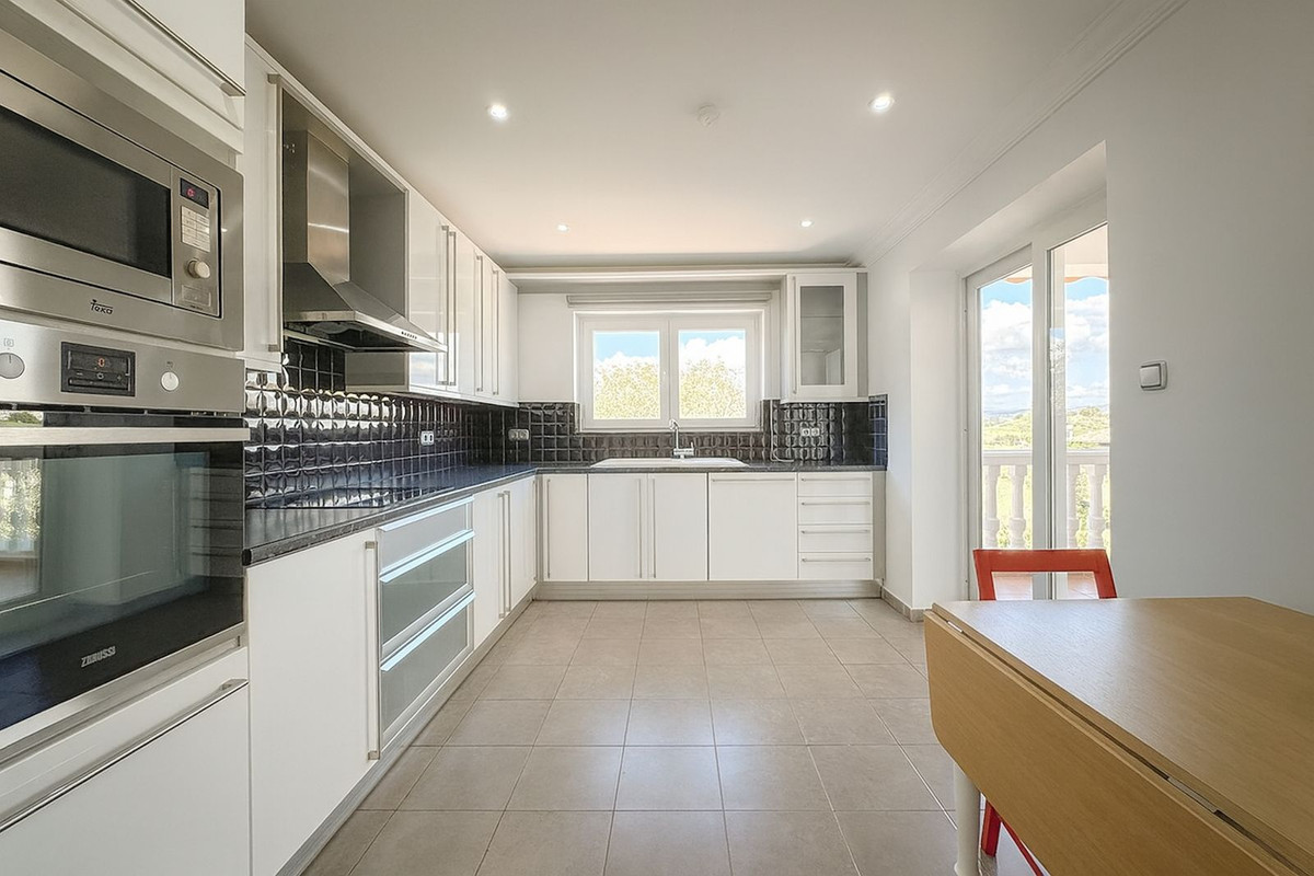 4 Bed Townhouse for sale in Cerros Del Aguila Costa Del Sol, Málaga, Spain