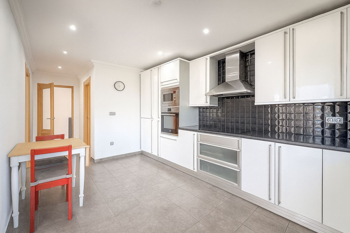 4 Bed Townhouse for sale in Cerros Del Aguila Costa Del Sol, Málaga, Spain