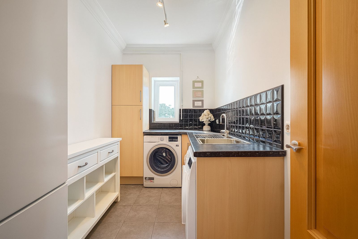 4 Bed Townhouse for sale in Cerros Del Aguila Costa Del Sol, Málaga, Spain