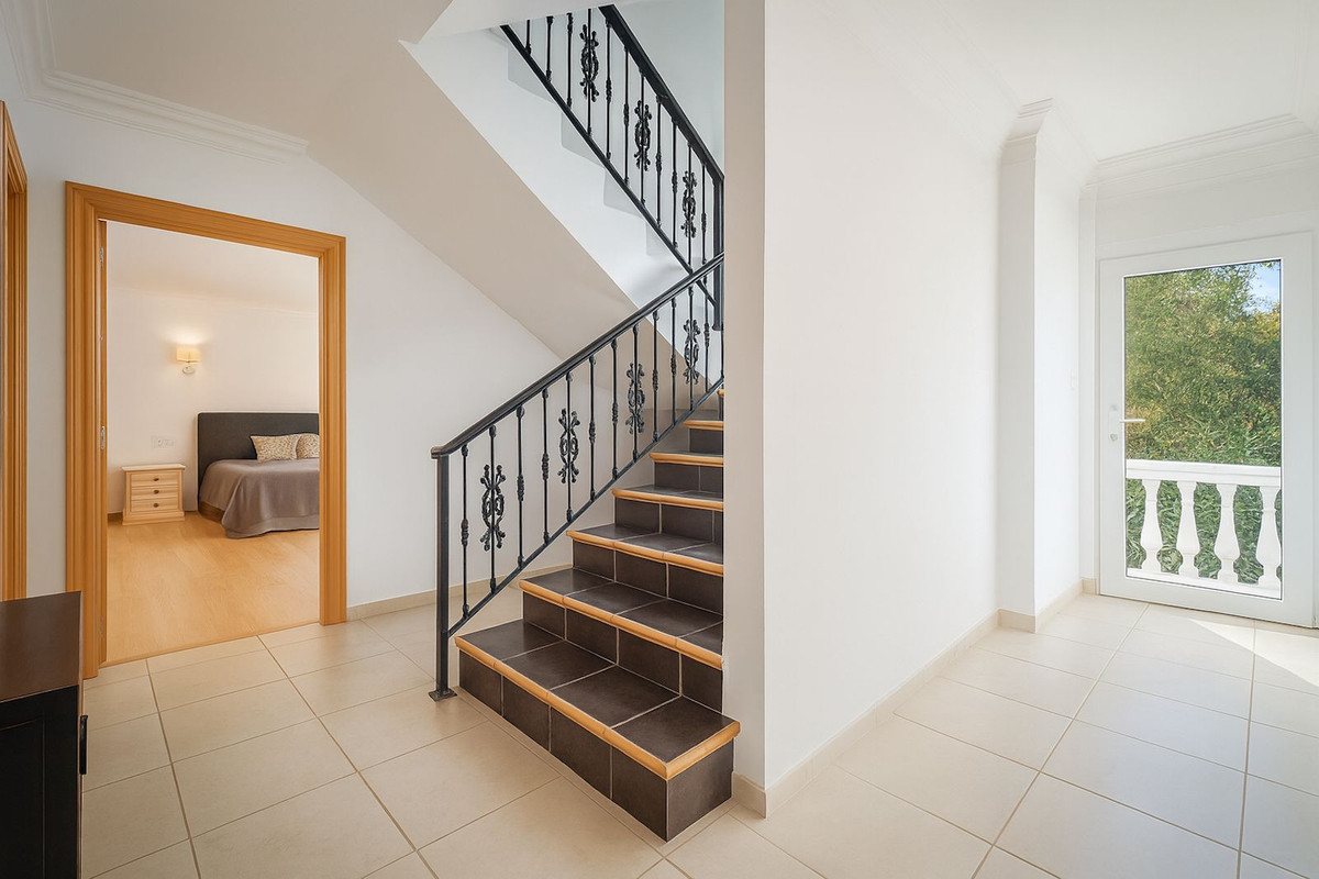 4 Bed Townhouse for sale in Cerros Del Aguila Costa Del Sol, Málaga, Spain