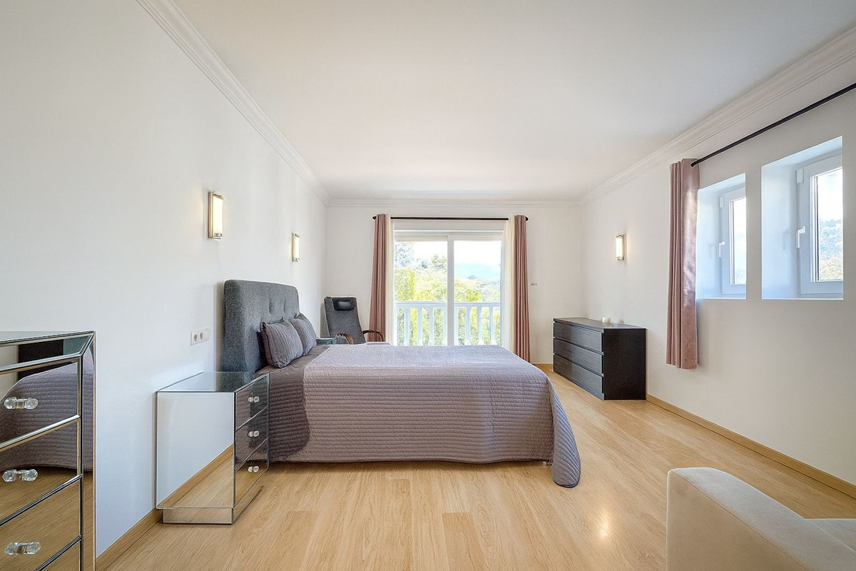 4 Bed Townhouse for sale in Cerros Del Aguila Costa Del Sol, Málaga, Spain