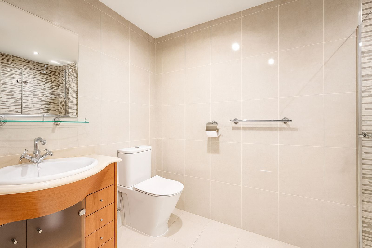 4 Bed Townhouse for sale in Cerros Del Aguila Costa Del Sol, Málaga, Spain