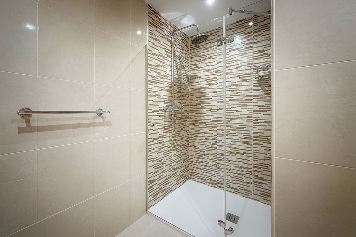 4 Bed Townhouse for sale in Cerros Del Aguila Costa Del Sol, Málaga, Spain