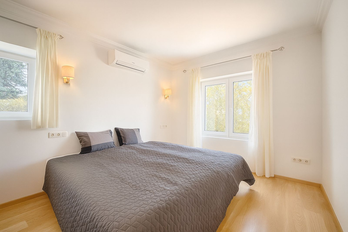 4 Bed Townhouse for sale in Cerros Del Aguila Costa Del Sol, Málaga, Spain