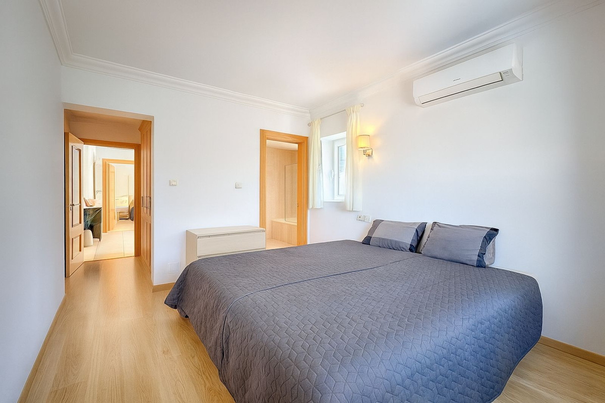 4 Bed Townhouse for sale in Cerros Del Aguila Costa Del Sol, Málaga, Spain