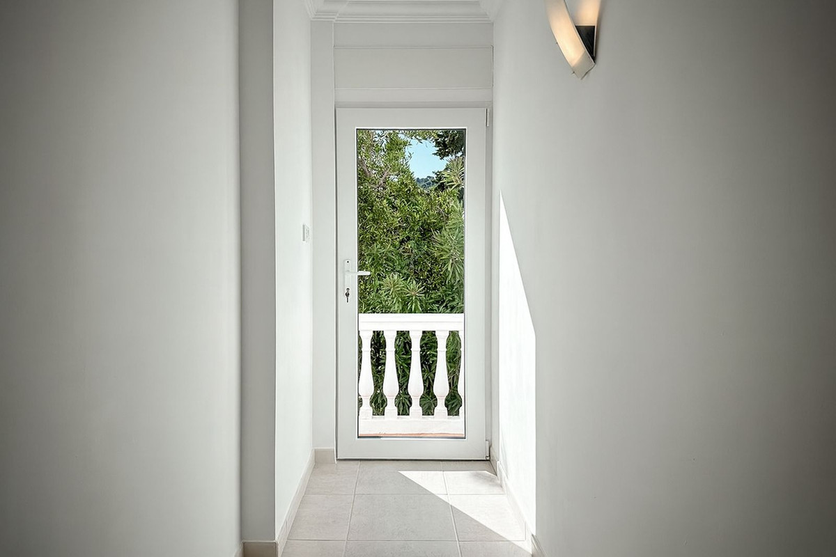 4 Bed Townhouse for sale in Cerros Del Aguila Costa Del Sol, Málaga, Spain