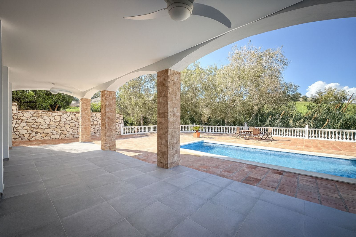 4 Bed Townhouse for sale in Cerros Del Aguila Costa Del Sol, Málaga, Spain