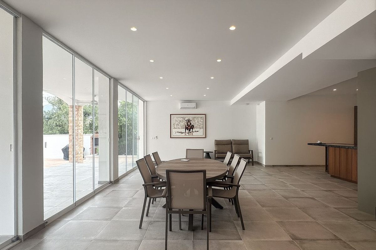 4 Bed Townhouse for sale in Cerros Del Aguila Costa Del Sol, Málaga, Spain