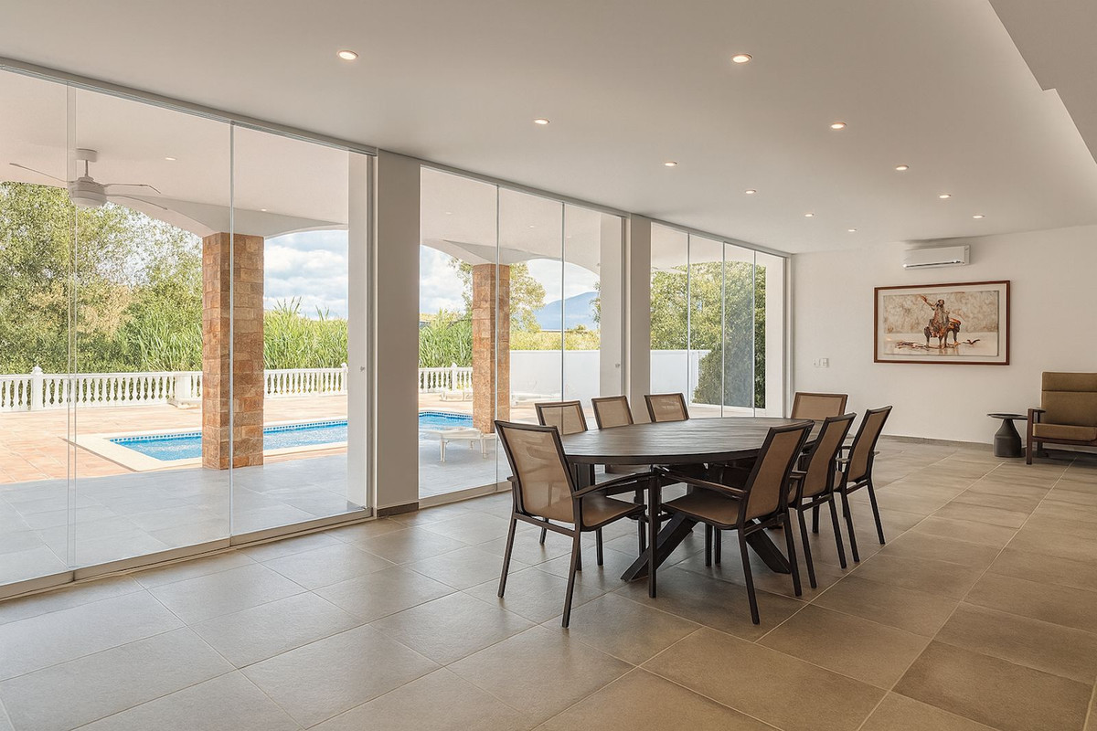 4 Bed Townhouse for sale in Cerros Del Aguila Costa Del Sol, Málaga, Spain