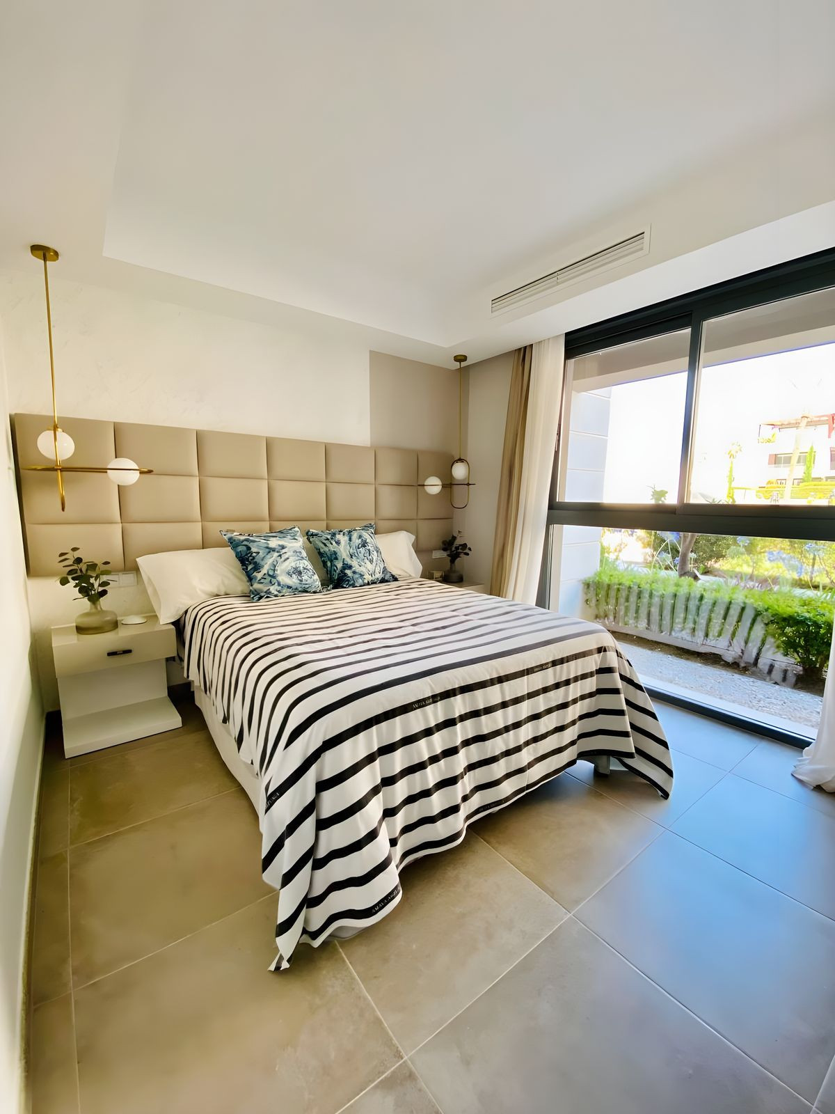 Se vende Apartamento Planta Baja de 2 dormitorios en Costa Del Sol, Málaga, España