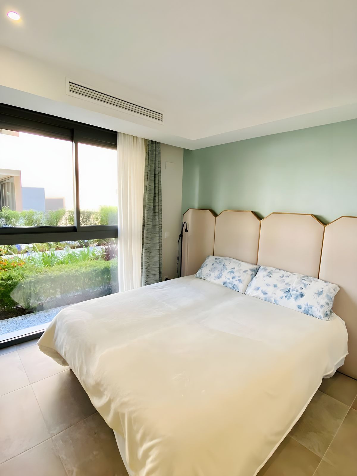 Se vende Apartamento Planta Baja de 2 dormitorios en Costa Del Sol, Málaga, España