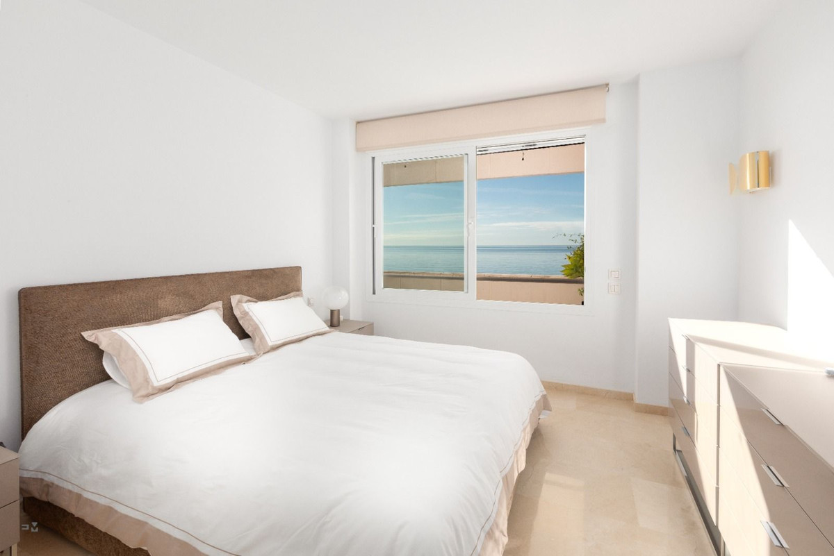 3 Bed Apartment for sale in Estepona Costa Del Sol, Málaga, Spain