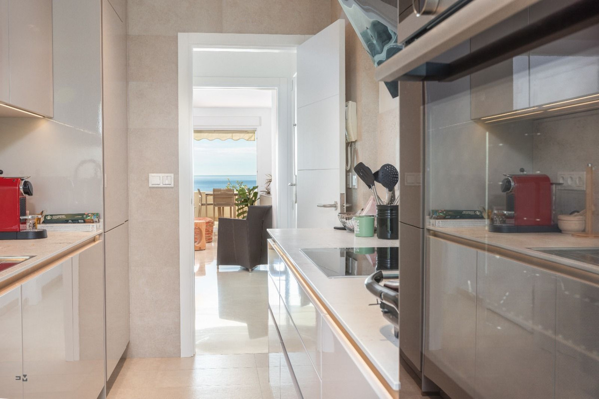 3 Bed Apartment for sale in Estepona Costa Del Sol, Málaga, Spain