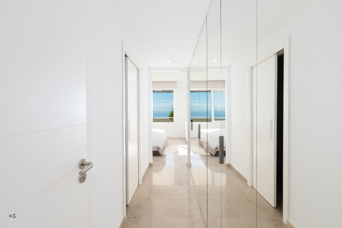 3 Bed Apartment for sale in Estepona Costa Del Sol, Málaga, Spain