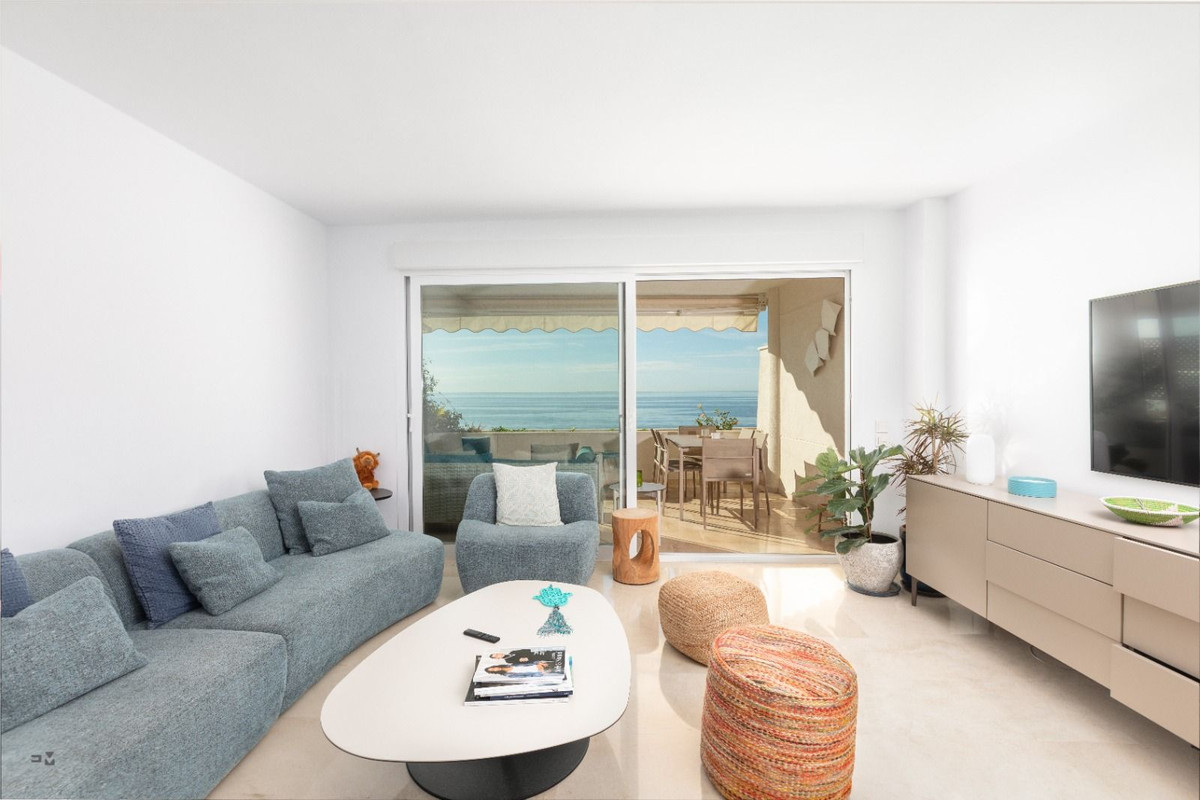 3 Bed Apartment for sale in Estepona Costa Del Sol, Málaga, Spain