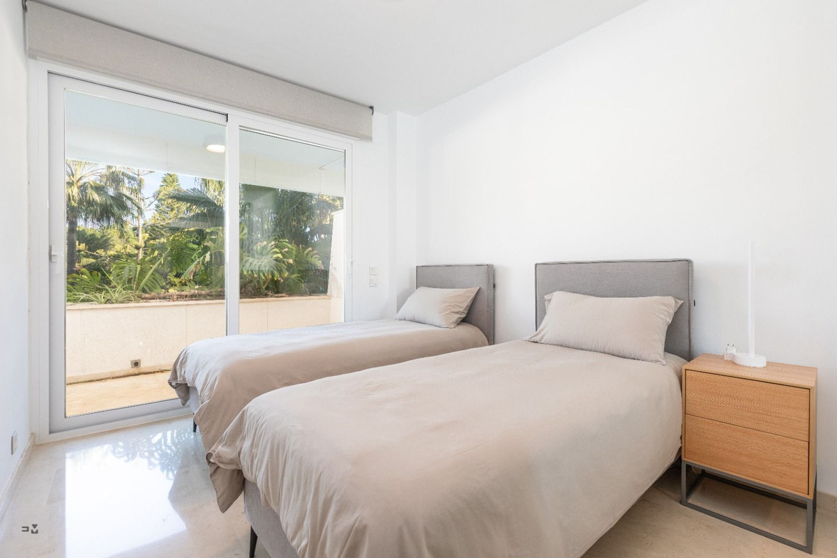 3 Bed Apartment for sale in Estepona Costa Del Sol, Málaga, Spain