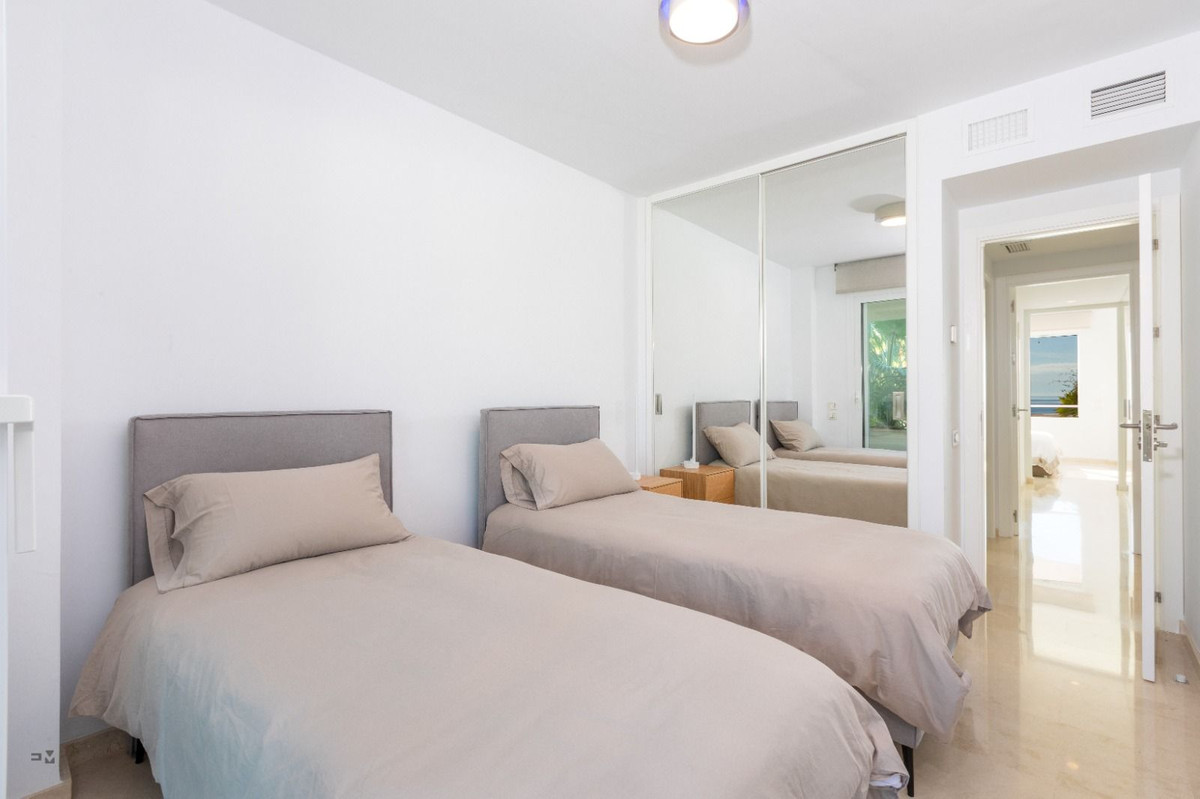 3 Bed Apartment for sale in Estepona Costa Del Sol, Málaga, Spain