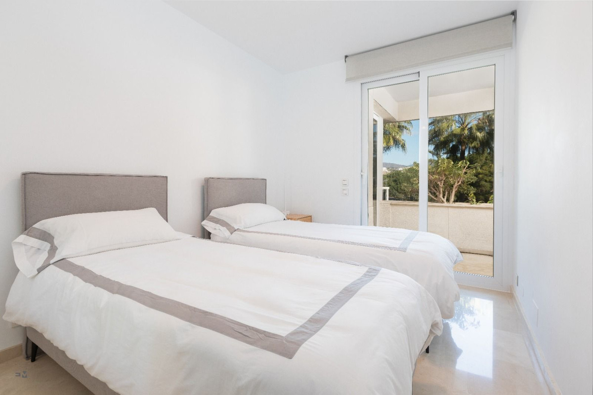 3 Bed Apartment for sale in Estepona Costa Del Sol, Málaga, Spain