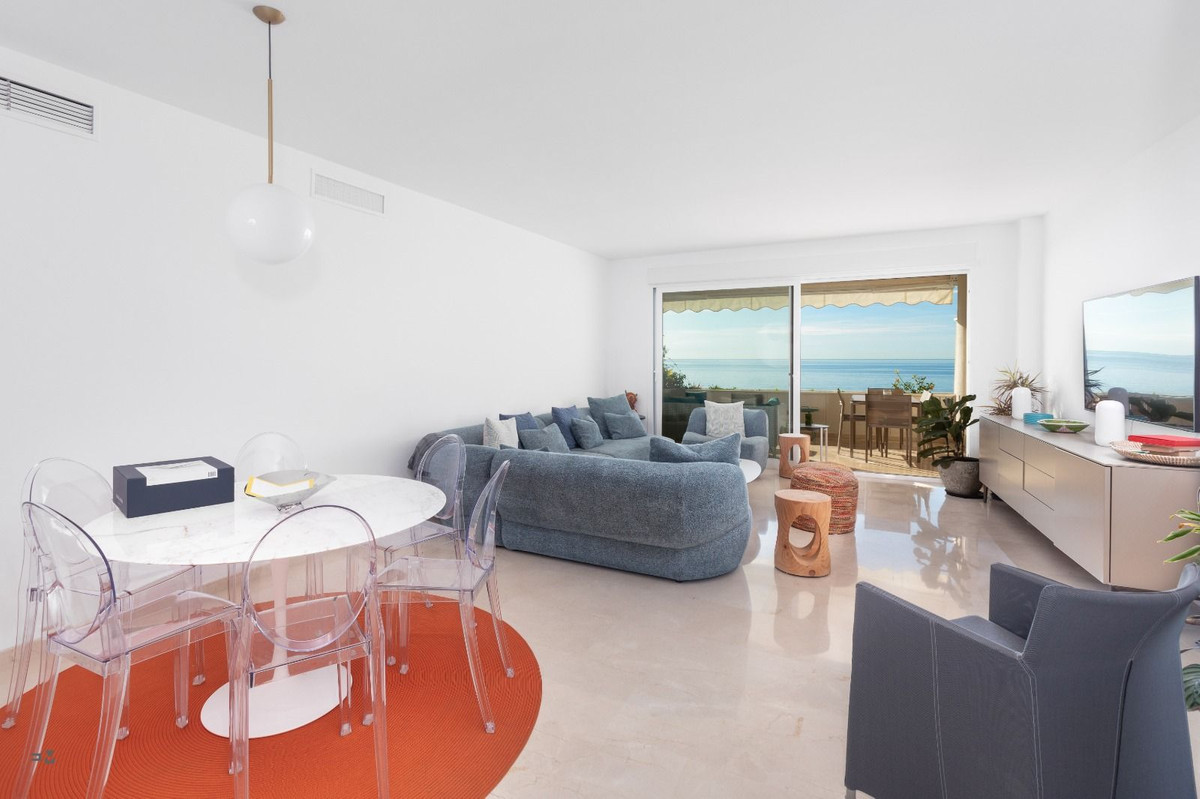 3 Bed Apartment for sale in Estepona Costa Del Sol, Málaga, Spain