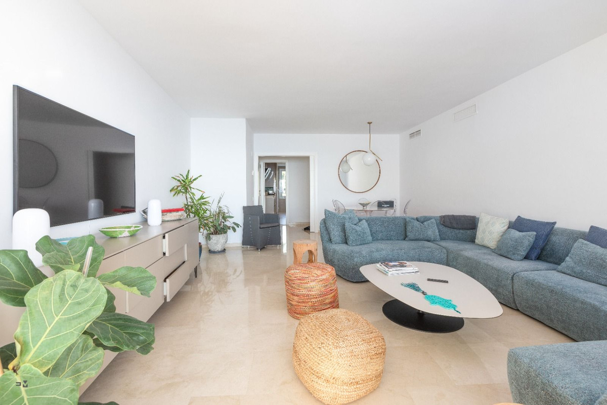 3 Bed Apartment for sale in Estepona Costa Del Sol, Málaga, Spain