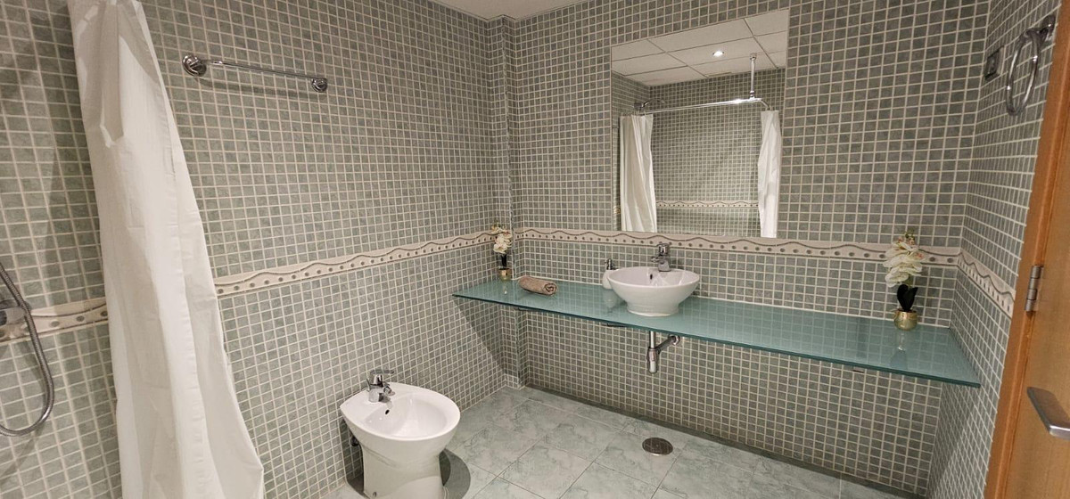 3 Bed Apartment for sale in Benalmadena Costa Del Sol, Málaga, Spain
