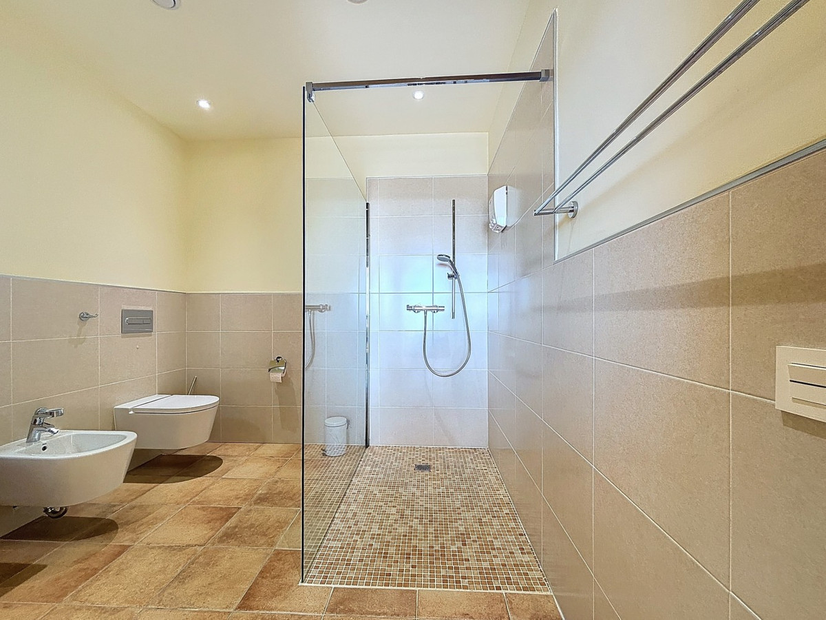 Se vende Villa - Chalet de 3 dormitorios en Costa Del Sol East, Málaga, España