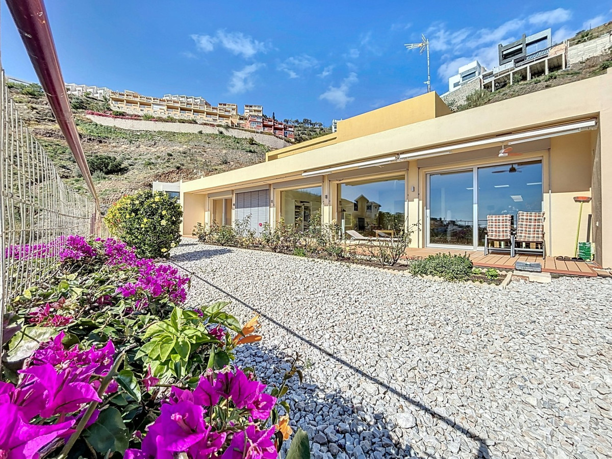 Se vende Villa - Chalet de 3 dormitorios en Costa Del Sol East, Málaga, España