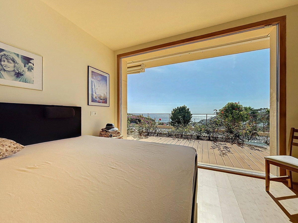 Se vende Villa - Chalet de 3 dormitorios en Costa Del Sol East, Málaga, España